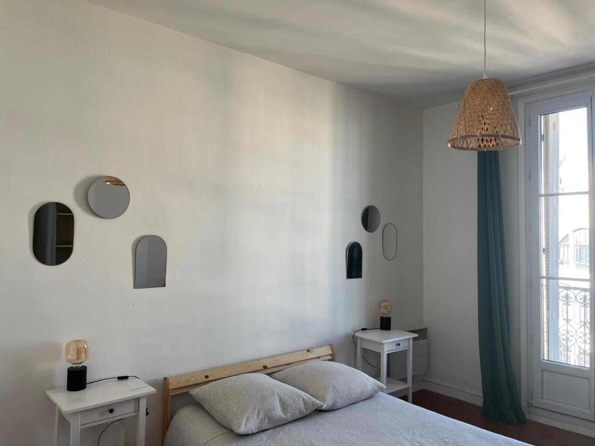 Appartement Hyeres - Centre Ville 3 Chambres 6 Personnes 4Eme Etage Escalier - Sebastien Claire Exterior foto