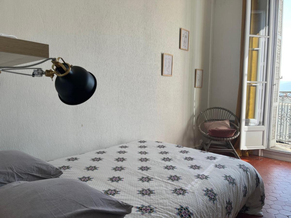 Appartement Hyeres - Centre Ville 3 Chambres 6 Personnes 4Eme Etage Escalier - Sebastien Claire Exterior foto